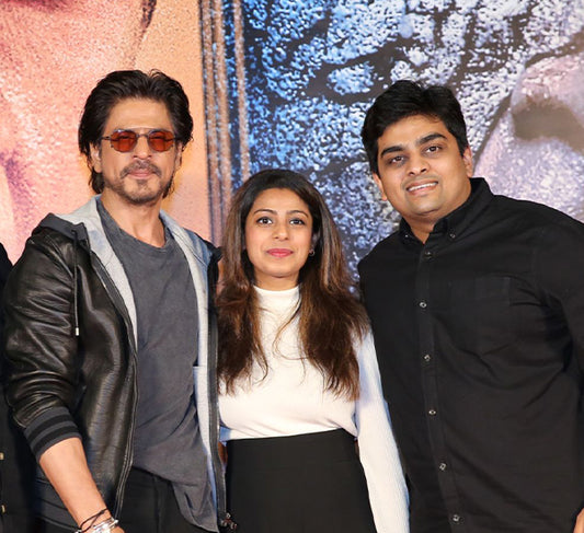 Powerhouse Meetup: SRK Joins Forces with Just in Time Team Post 'Jawan' Blockbuster Collaboration