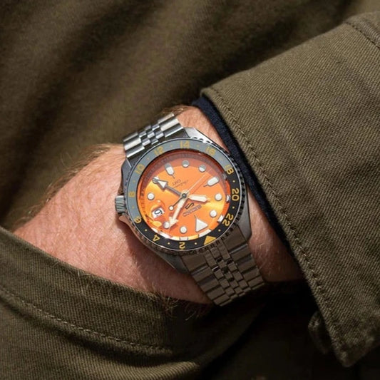 5 Sports Men Automatic Orange Dial Analog Stainless Steel Watch SSK005K1 Seiko 43 mm Round Automatic watch