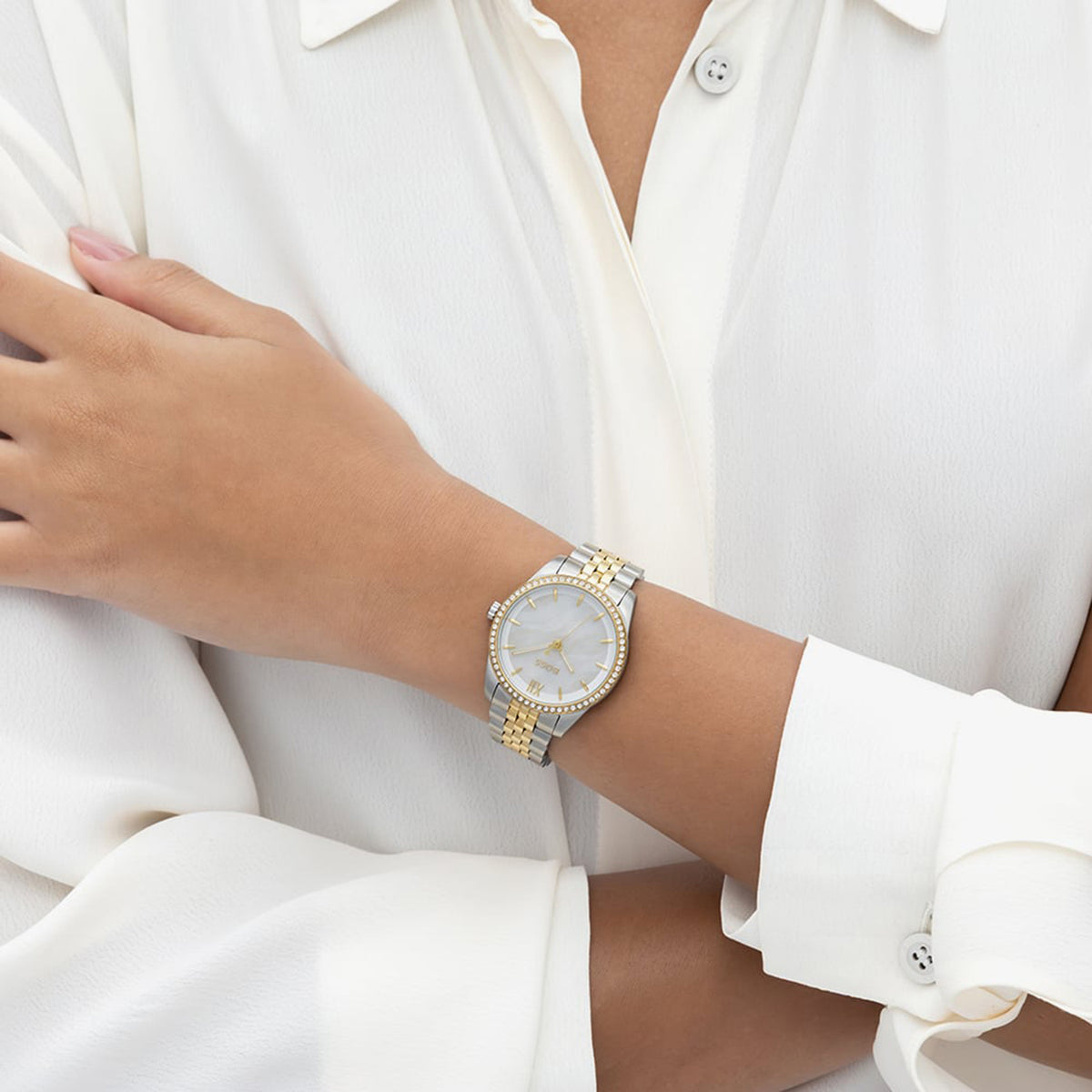 Graceful Precious Women Quartz Mother Of Pearl Dial Analog Stainless Steel Watch 1502867