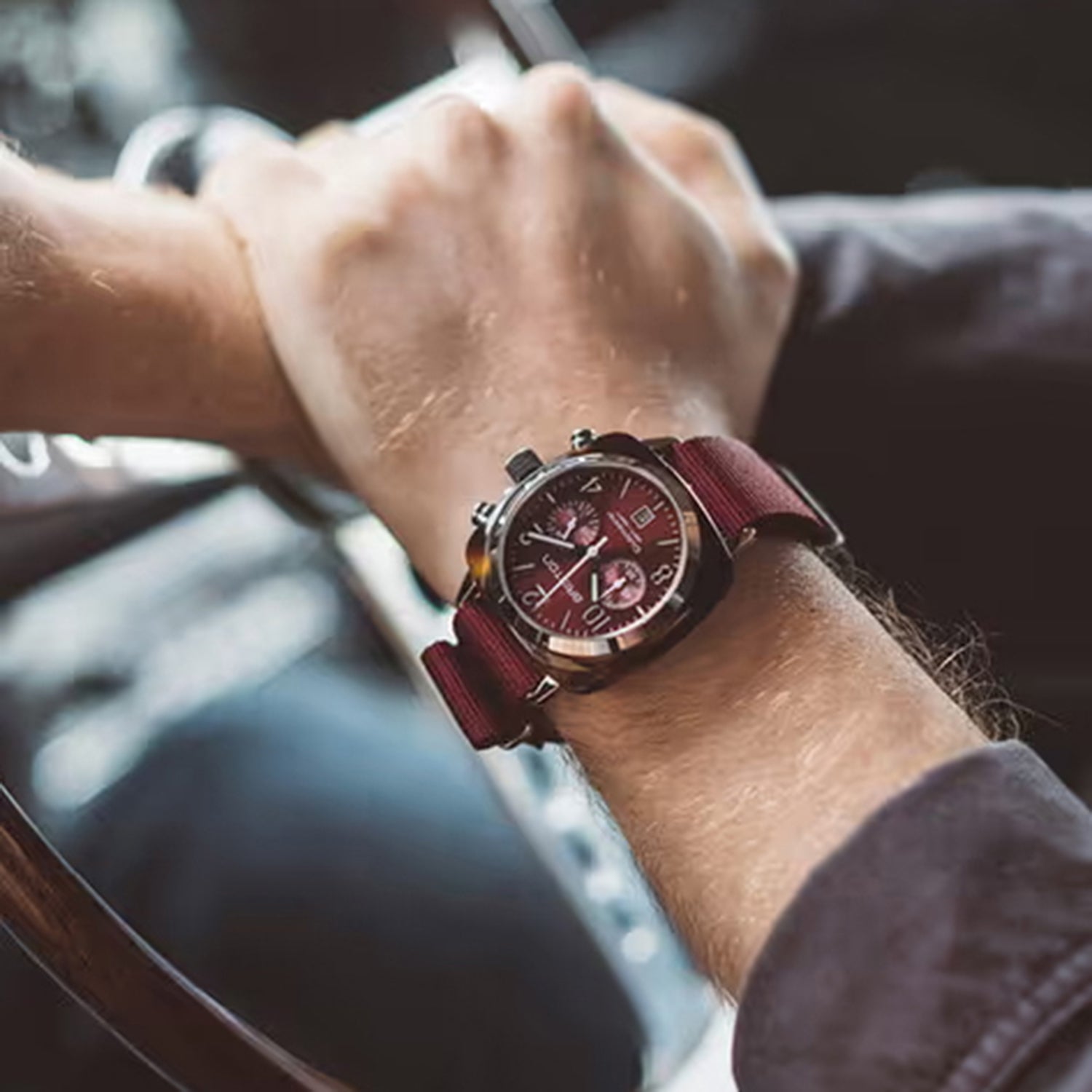 Clubmaster Classic Men Quartz Red Dial Chronograph Nato Watch 15140.SA.T.8.NBDX