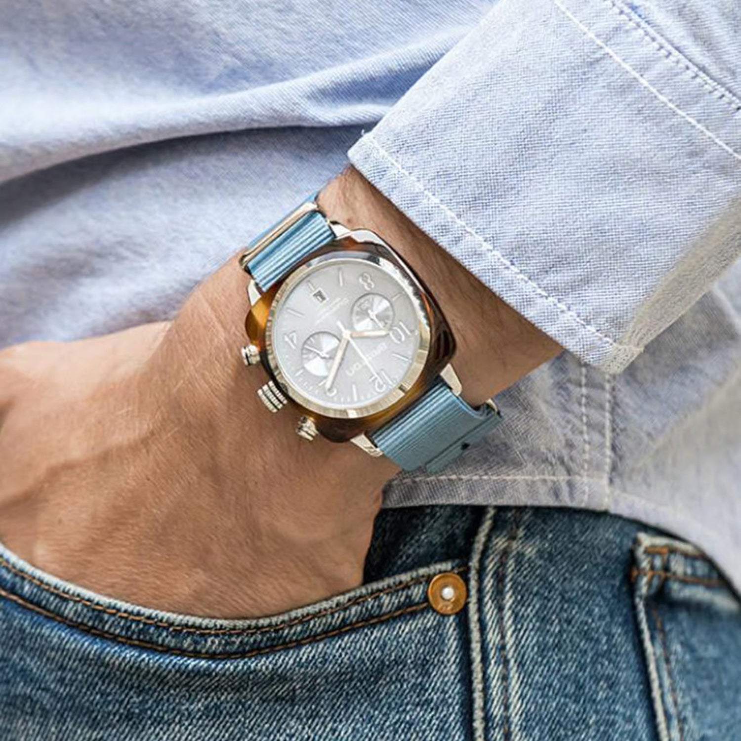 Clubmaster Classic Unisex Quartz Ice blue Dial Analog Nylon Watch 19140.PYA.T.25.NIB