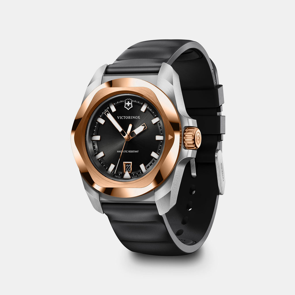 I.n.o.x. Men Quartz Black Dial Analog  Rubber Watch 242087
