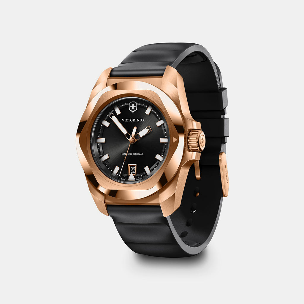I.n.o.x. Men Quartz Black Dial Analog  Rubber Watch 242089