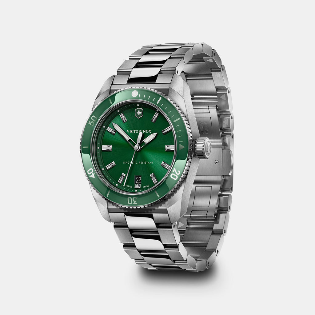Maverick Men Quartz Green Dial Analog  Stainless steel Watch 242096