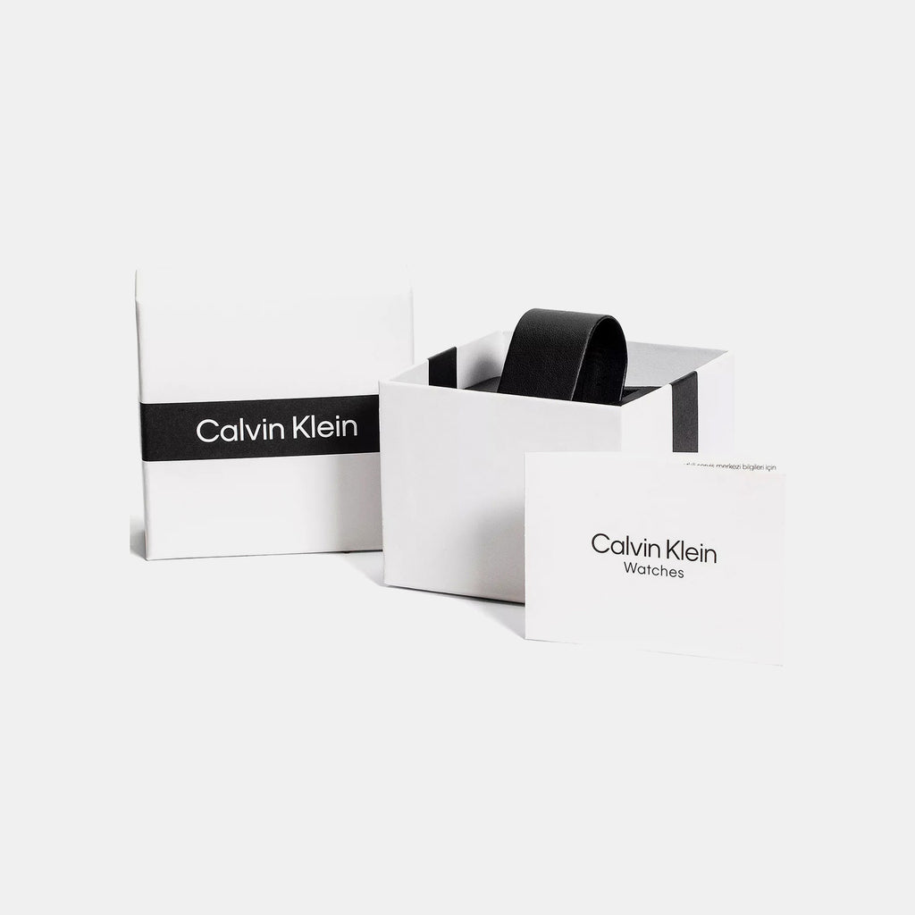 Sophisticated Square Women Quartz Champagne Dial Analog Stainless Steel Watch 25100178