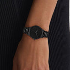 Iconic Unisex Quartz Black Dial Analog Stainless Steel Watch 25200344