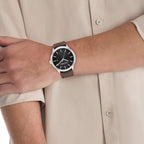 Men Quartz Black Dial Analog Leather Watch 25200354