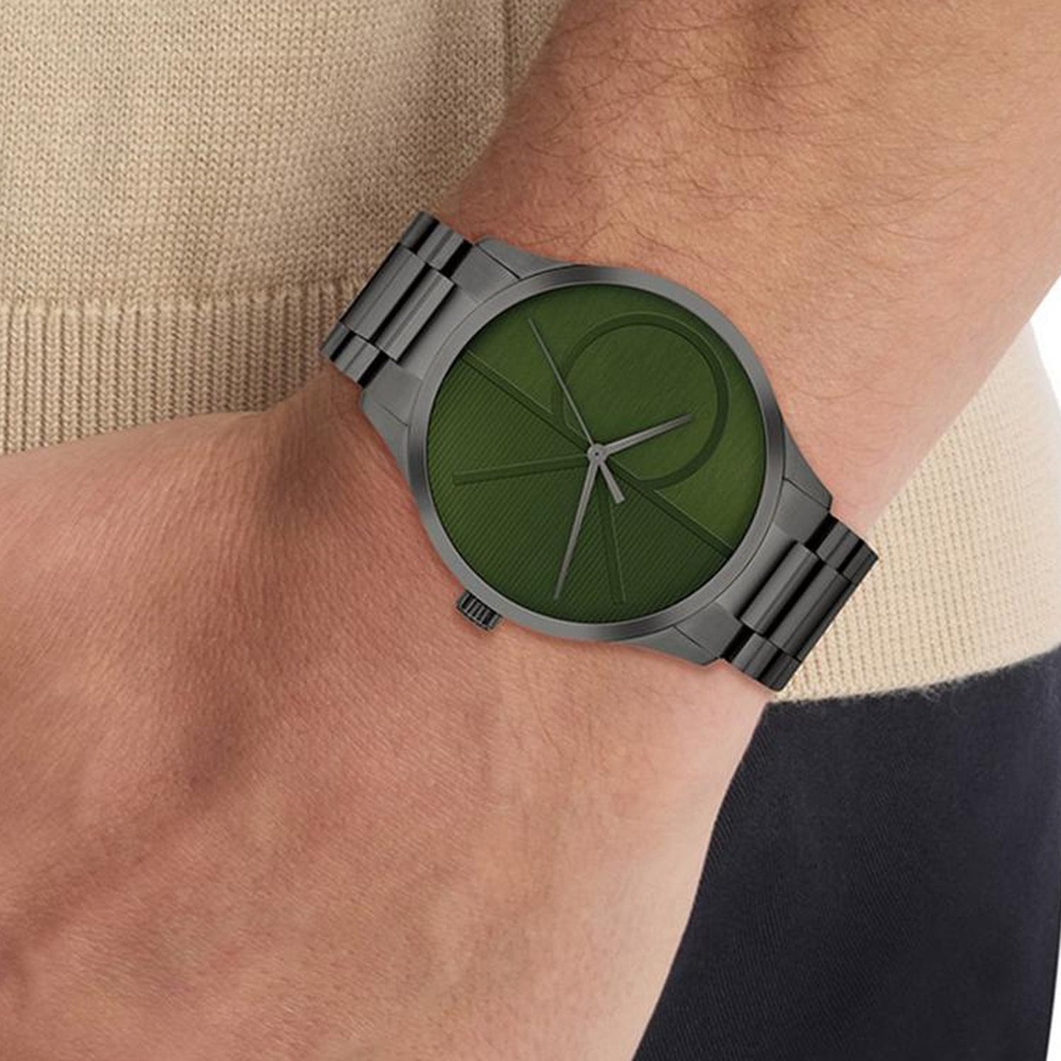 Iconic Unisex Quartz Green Dial Analog Stainless Steel Watch 25300027