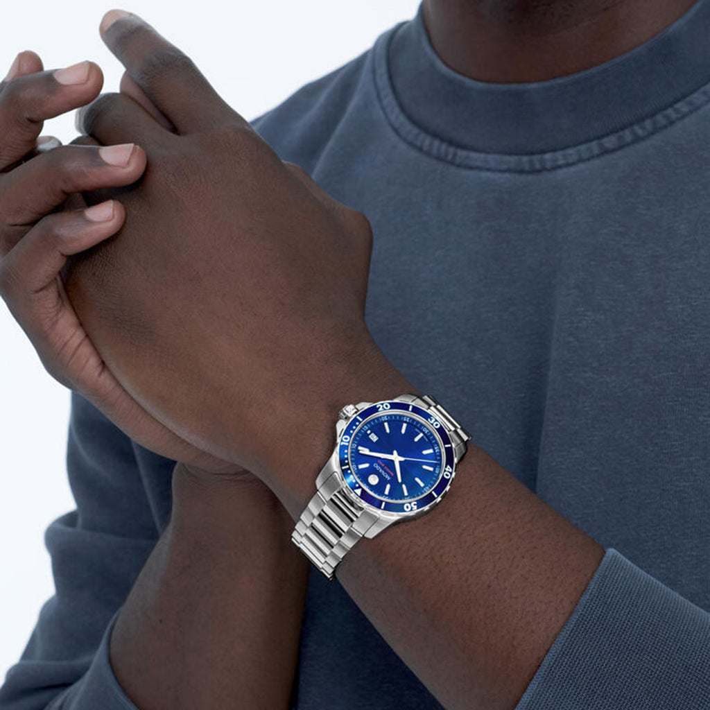 Series 800 Men Quartz Blue Dial Analog Stainless Steel Watch 2600137