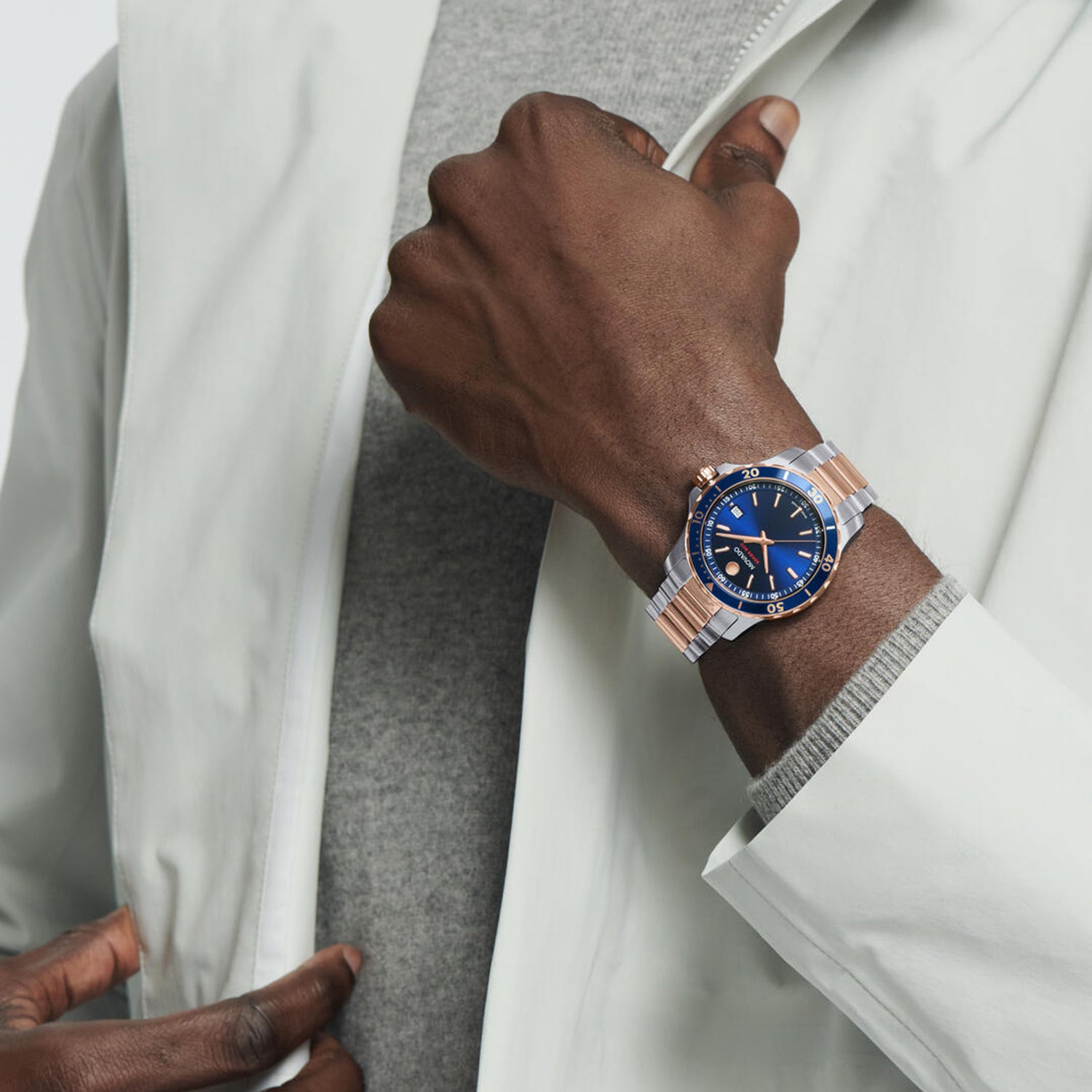 Series 800 Men Quartz Blue Dial Analog Stainless Steel Watch 2600149