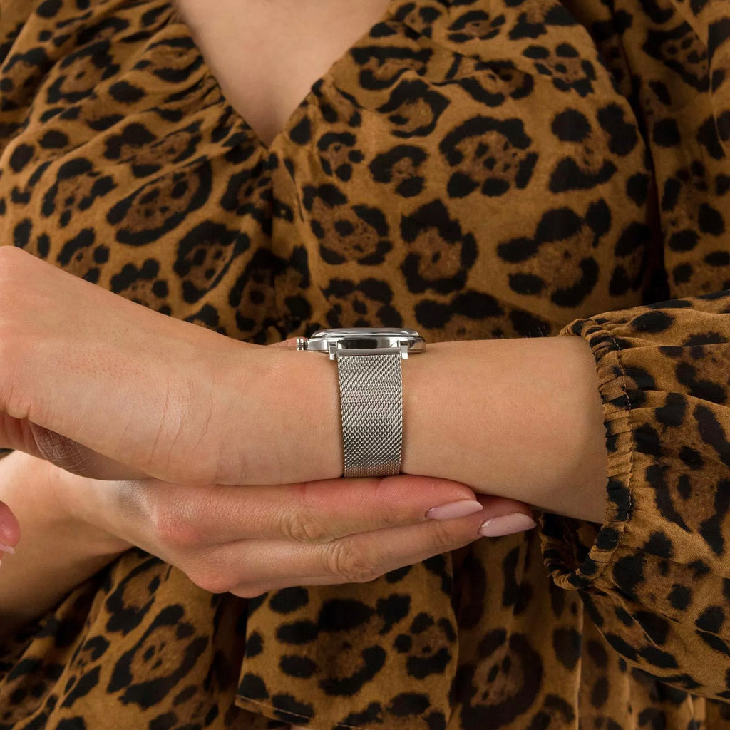 Super De Luxe Women Quartz Silver Dial Analog Mesh Watch 29355.41.27R