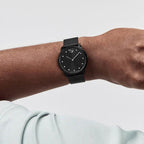 Bold Men Quartz Black Dial Analog Stainless Steel Watch 3600904