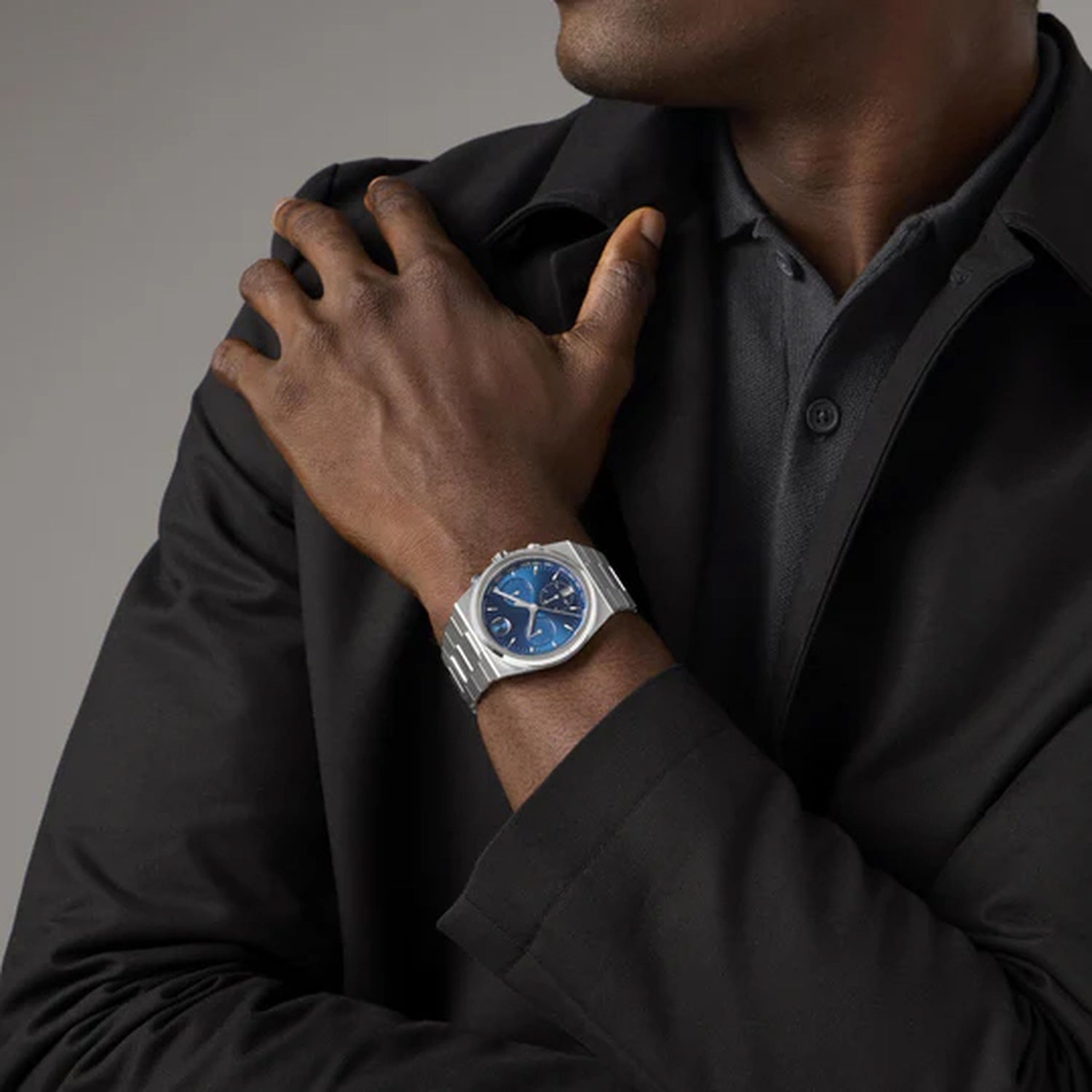 Bold Men Quartz Blue Dial Chronograph Stainless Steel Watch 3601199