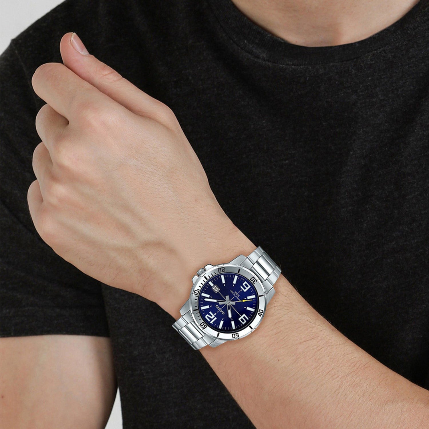 Enticer Men Quartz Blue Dial Analog Stainless Steel Watch A1363