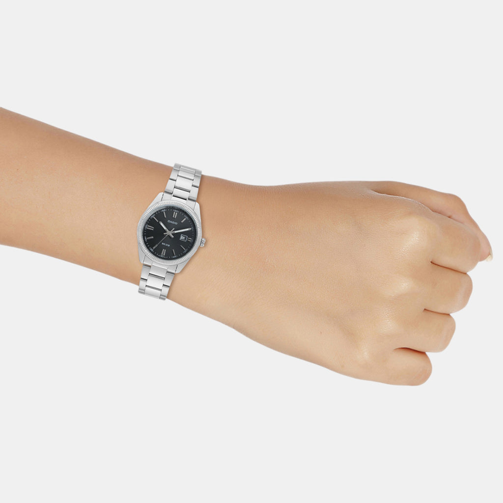 Enticer Women Quartz Black Dial Analog Stainless Steel Watch A1535