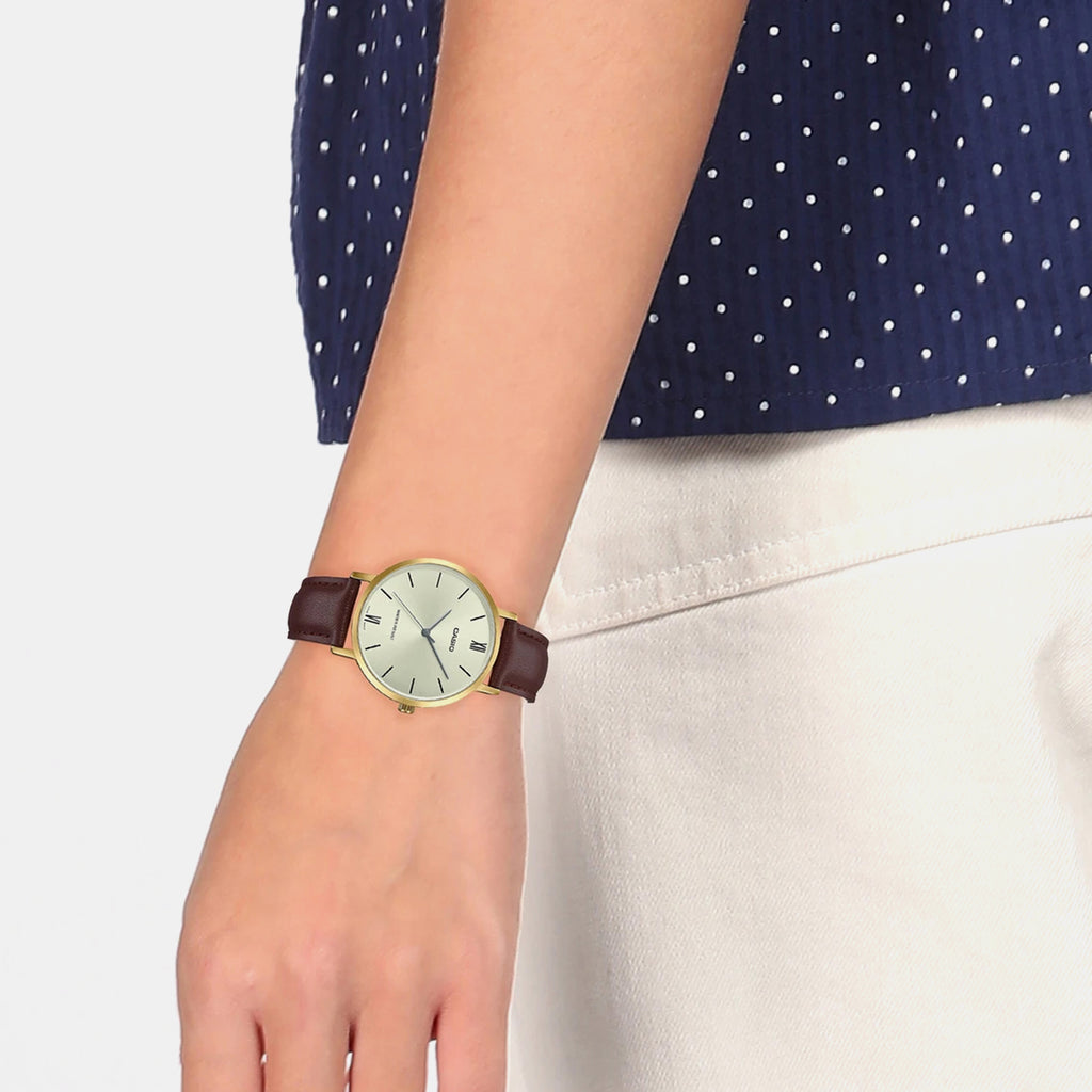 Enticer Women Quartz Green Dial Analog Leather Watch A1787