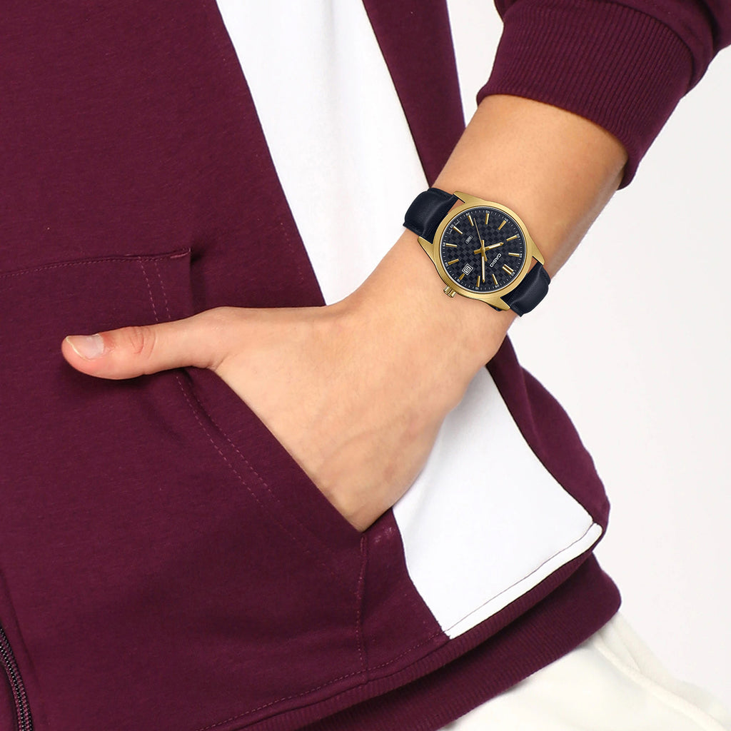 Enticer Men Quartz Black Dial Analog Leather Watch A2096