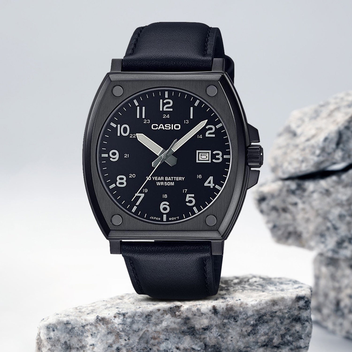 Enticer Men Quartz Black Dial Analog Leather Watch A2120