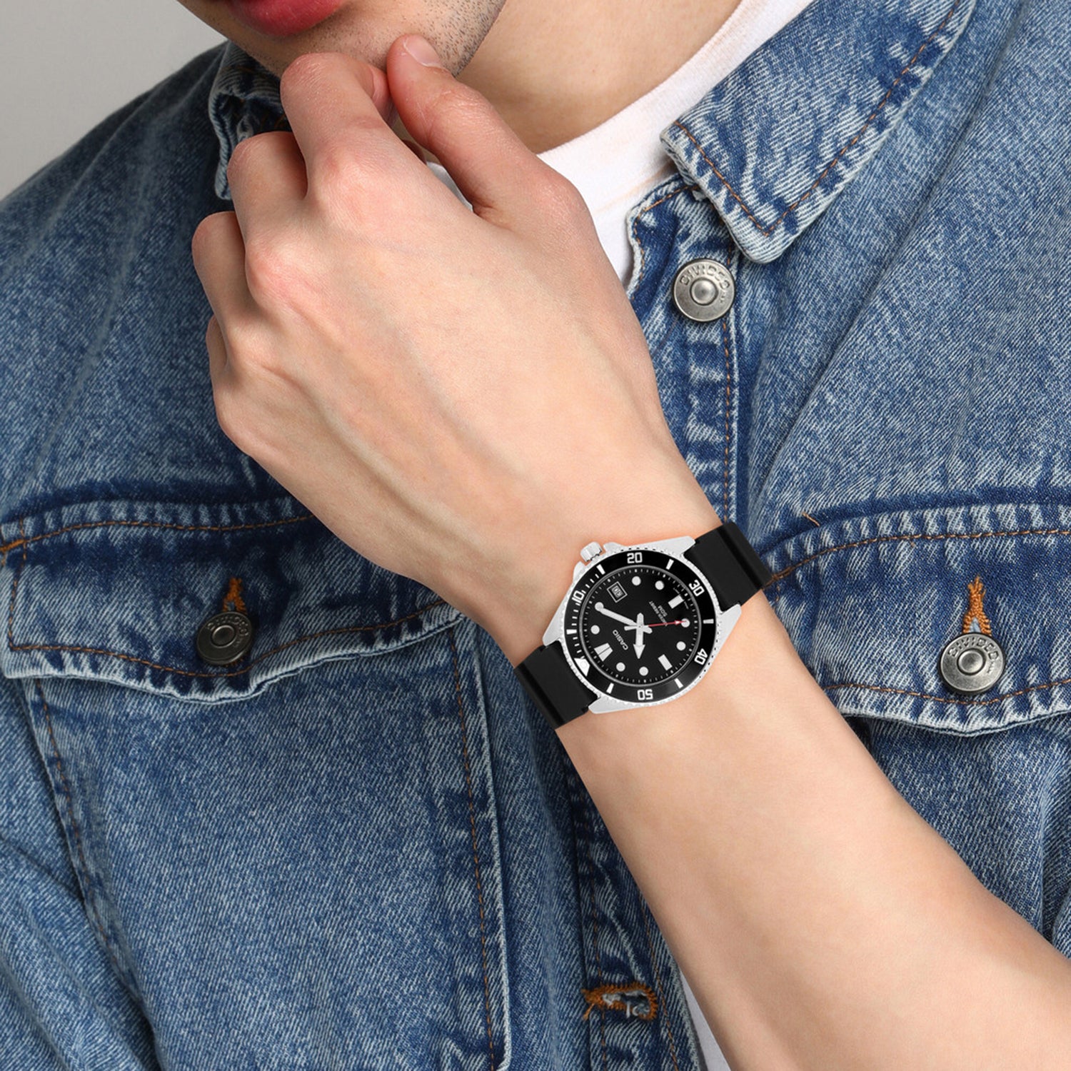 Enticer Men Quartz Black Dial Analog Resin Watch A2193