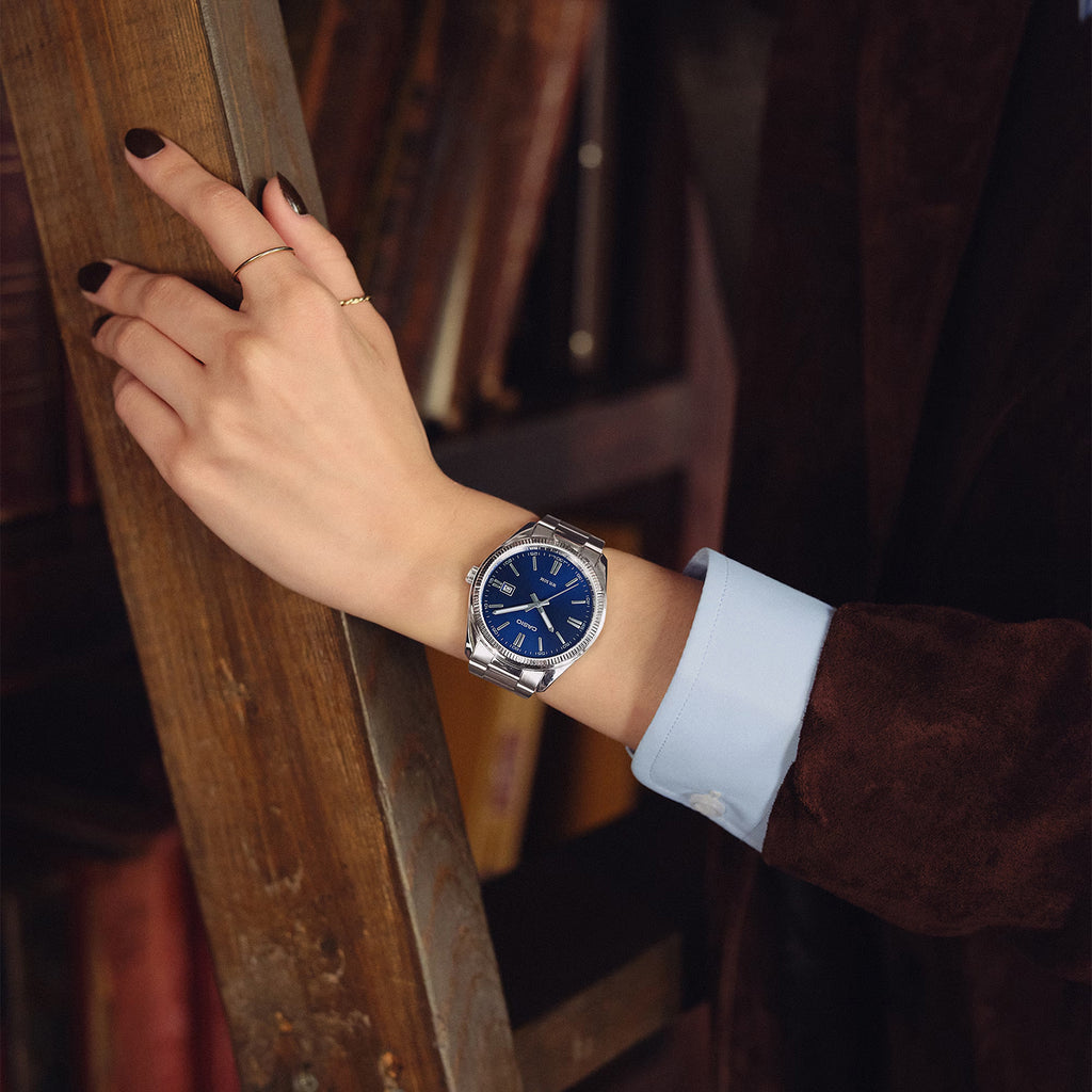 Enticer Men Quartz Blue Dial Analog Stainless Steel Watch A2227
