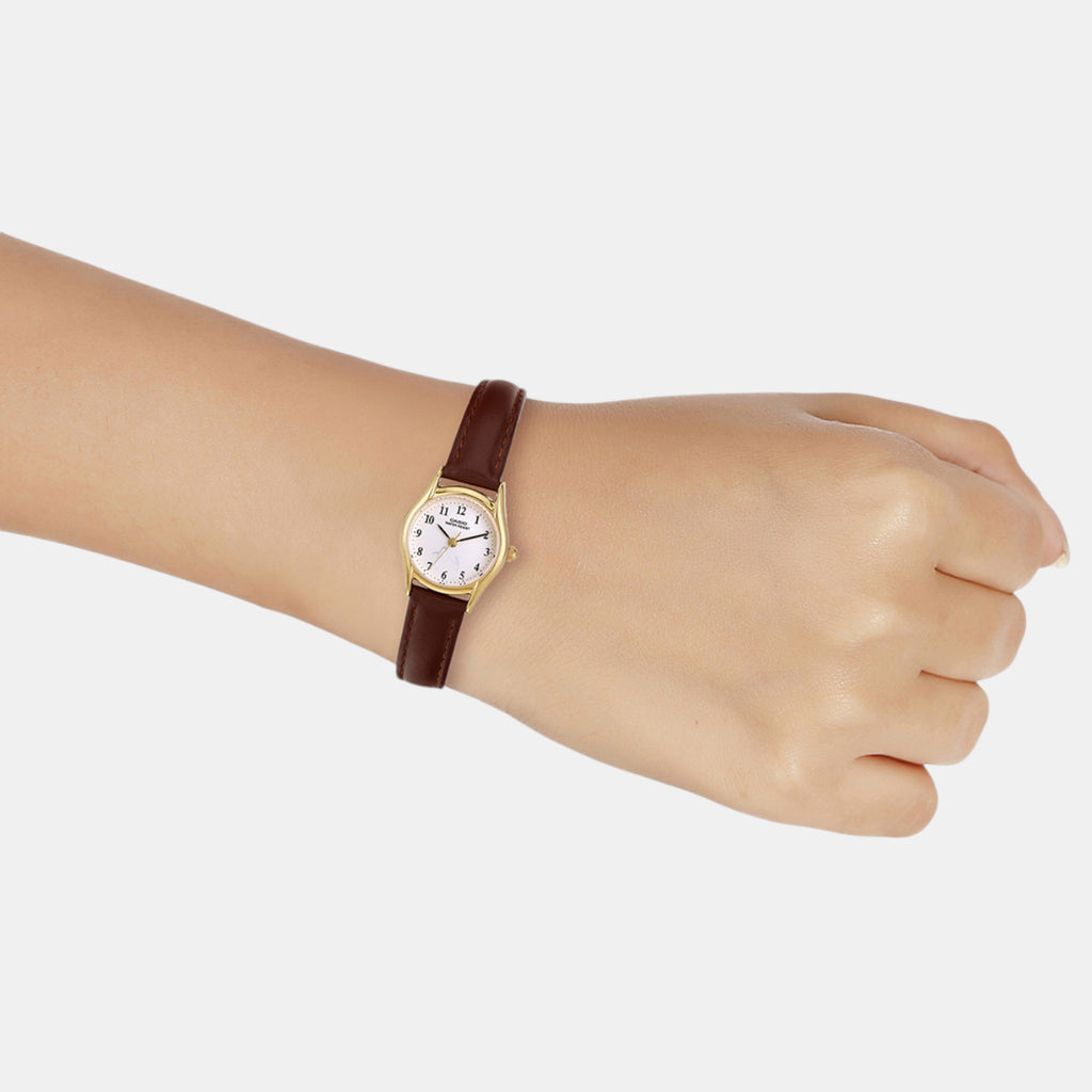 Enticer Women Quartz White Dial Analog Leather Watch A2266