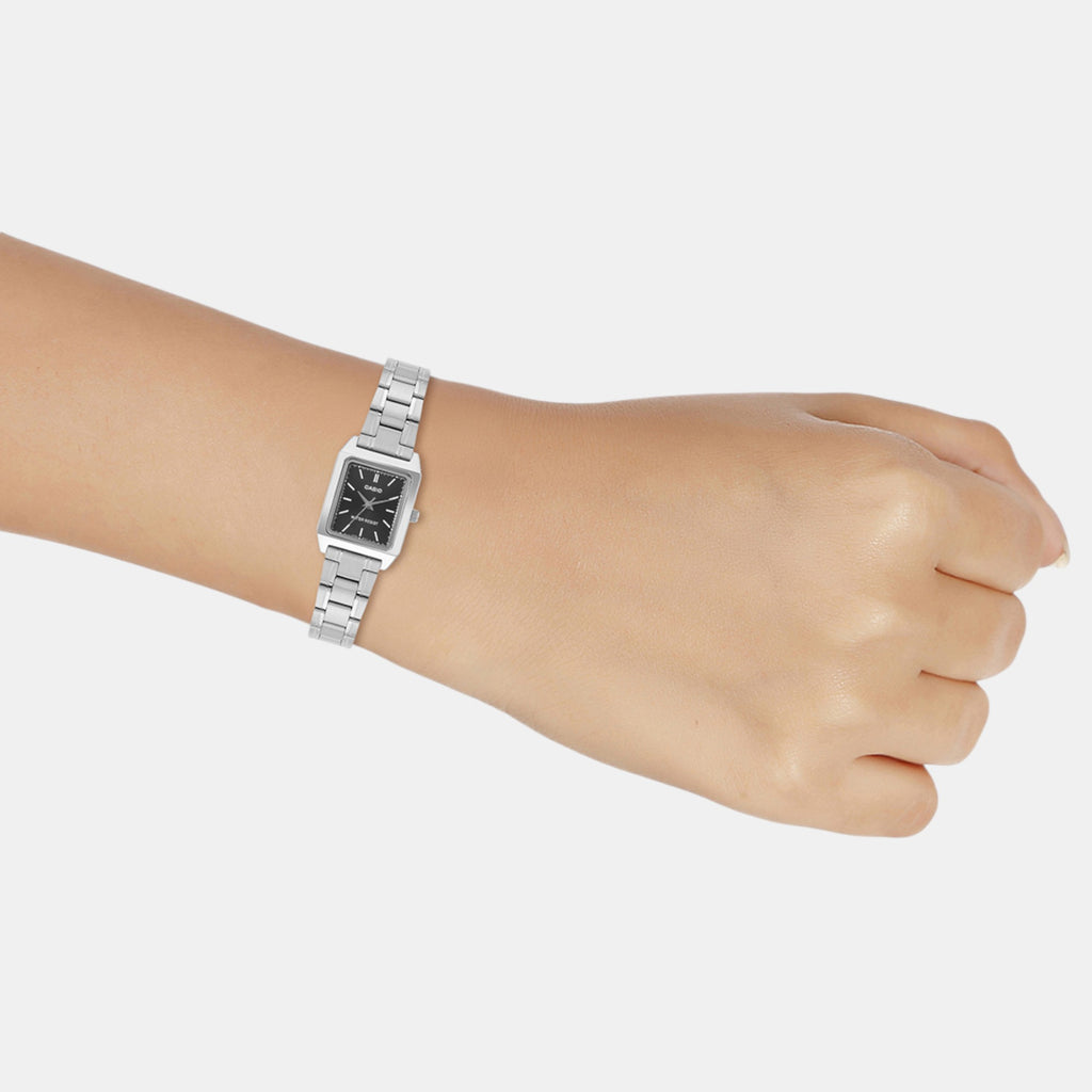 Enticer Women Quartz Black Dial Analog Stainless Steel Watch A2279