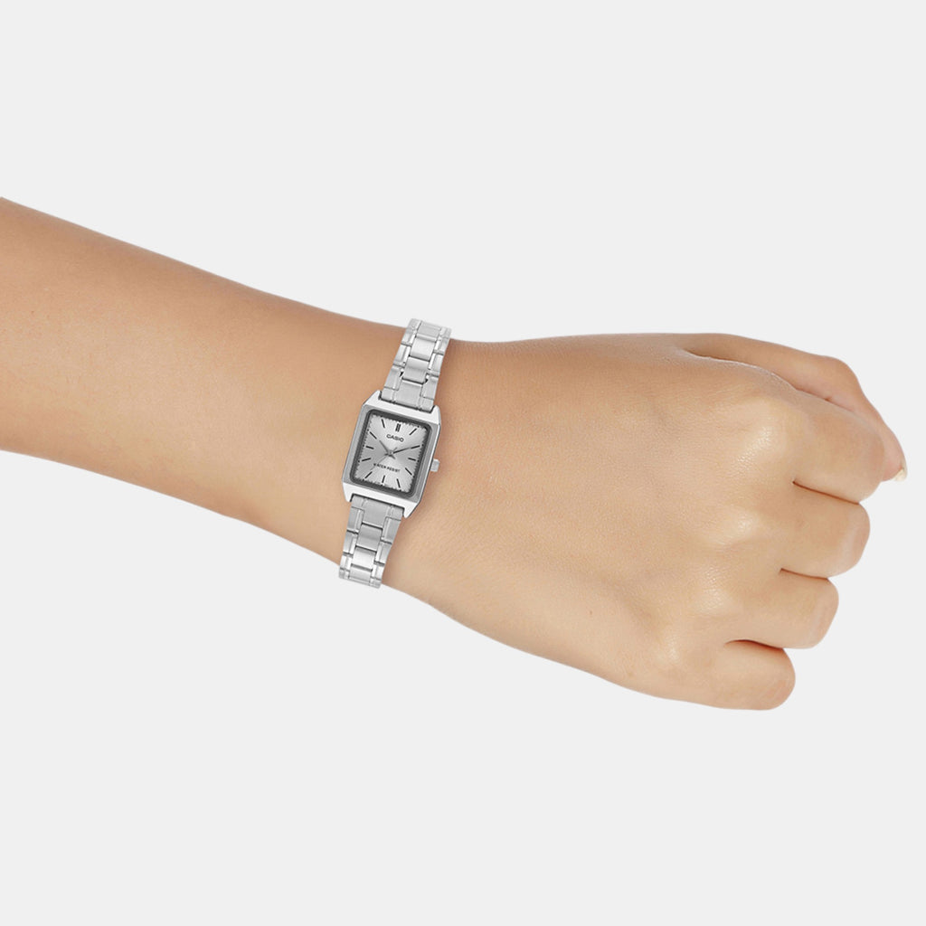 Enticer Women Quartz Silver Dial Analog Stainless Steel Watch A2283