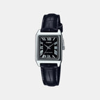 Enticer Women Quartz Black Dial Analog Leather Watch A2286