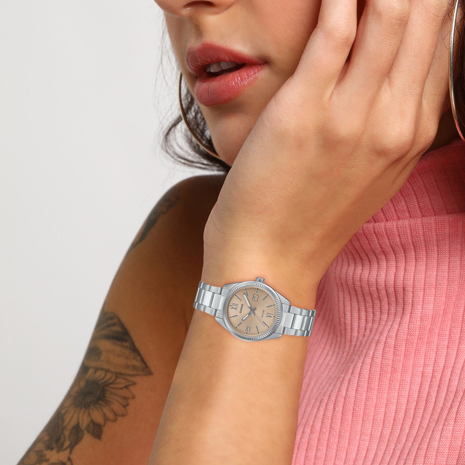 Enticer Women Quartz Beige Dial Analog Stainless Steel Watch A2361