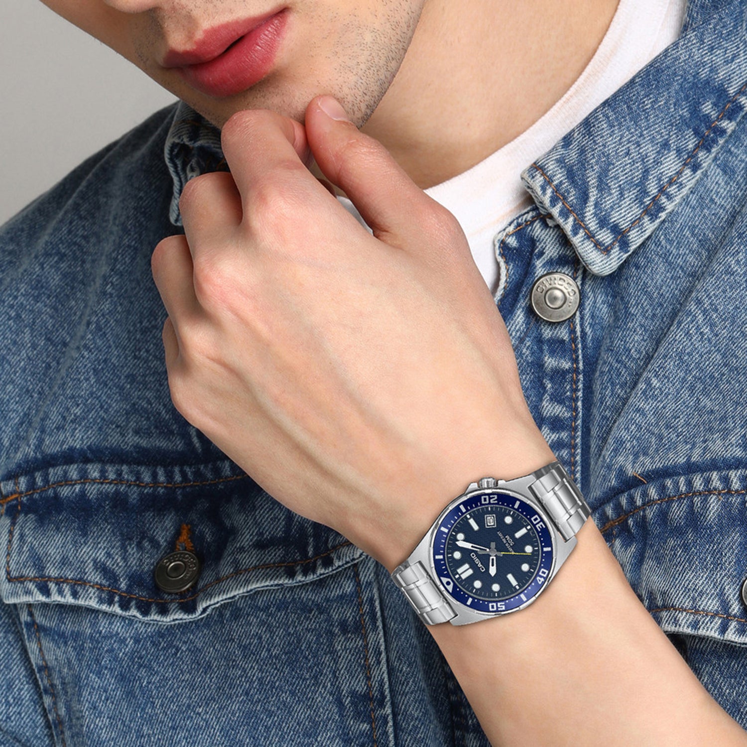 Enticer Men Quartz Blue Dial Analog Stainless Steel Watch A2377