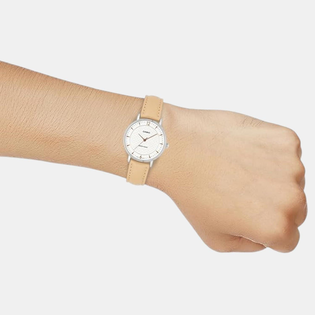 Enticer Women Quartz Gold Dial Analog Leather Watch A2432