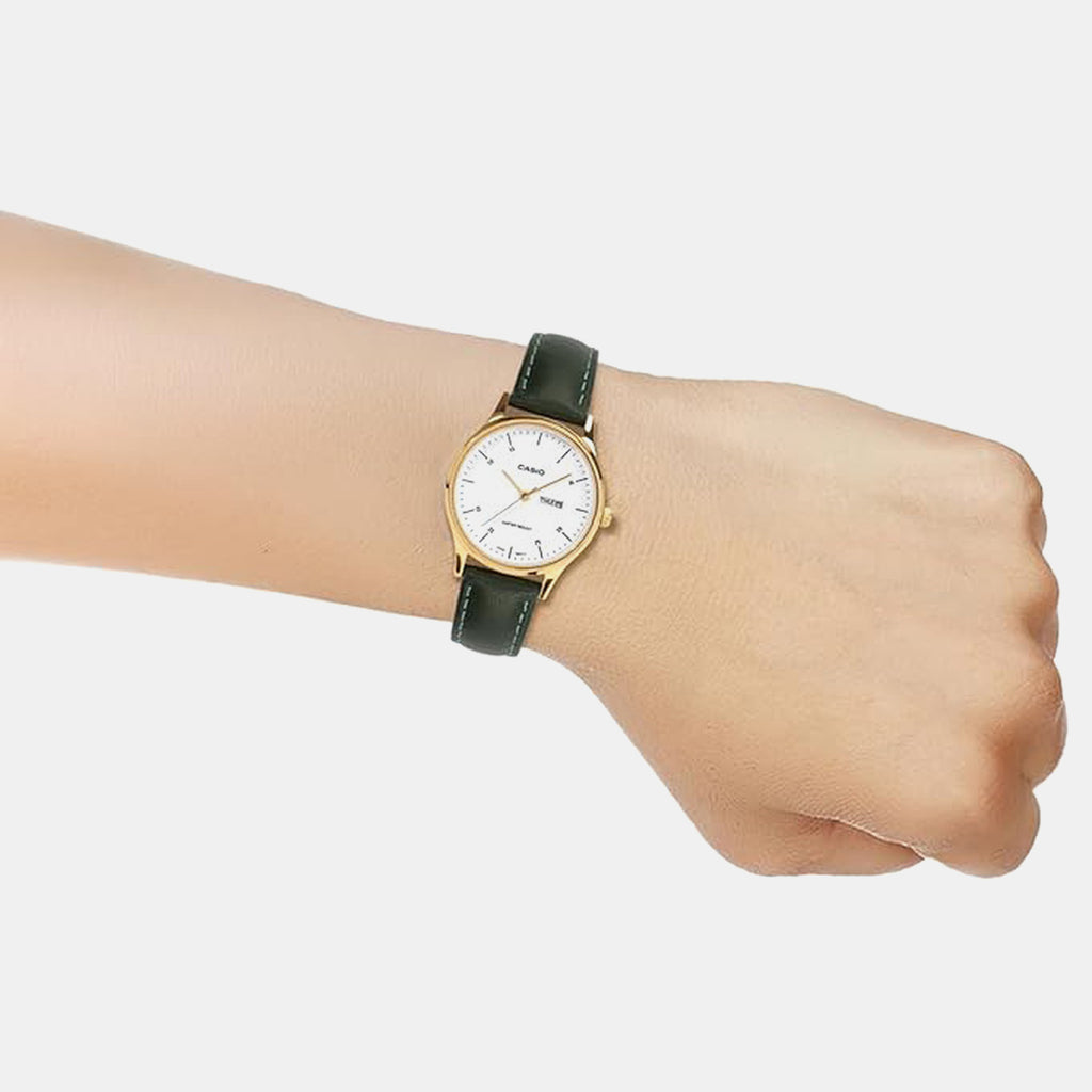 Women Quartz White Dial Analog Leather Watch A2507