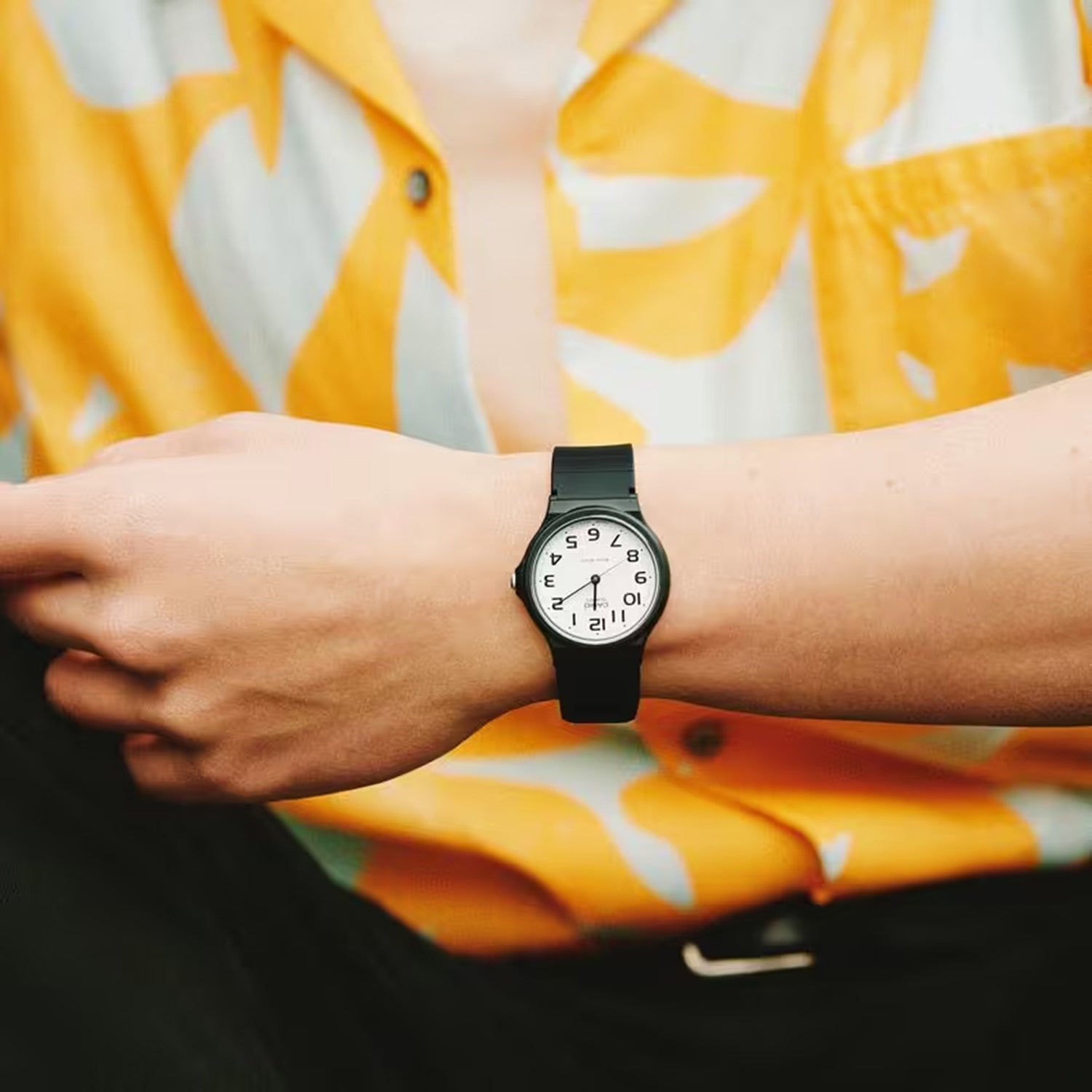 Youth Unisex Quartz White Dial Analog Resin Watch A2530