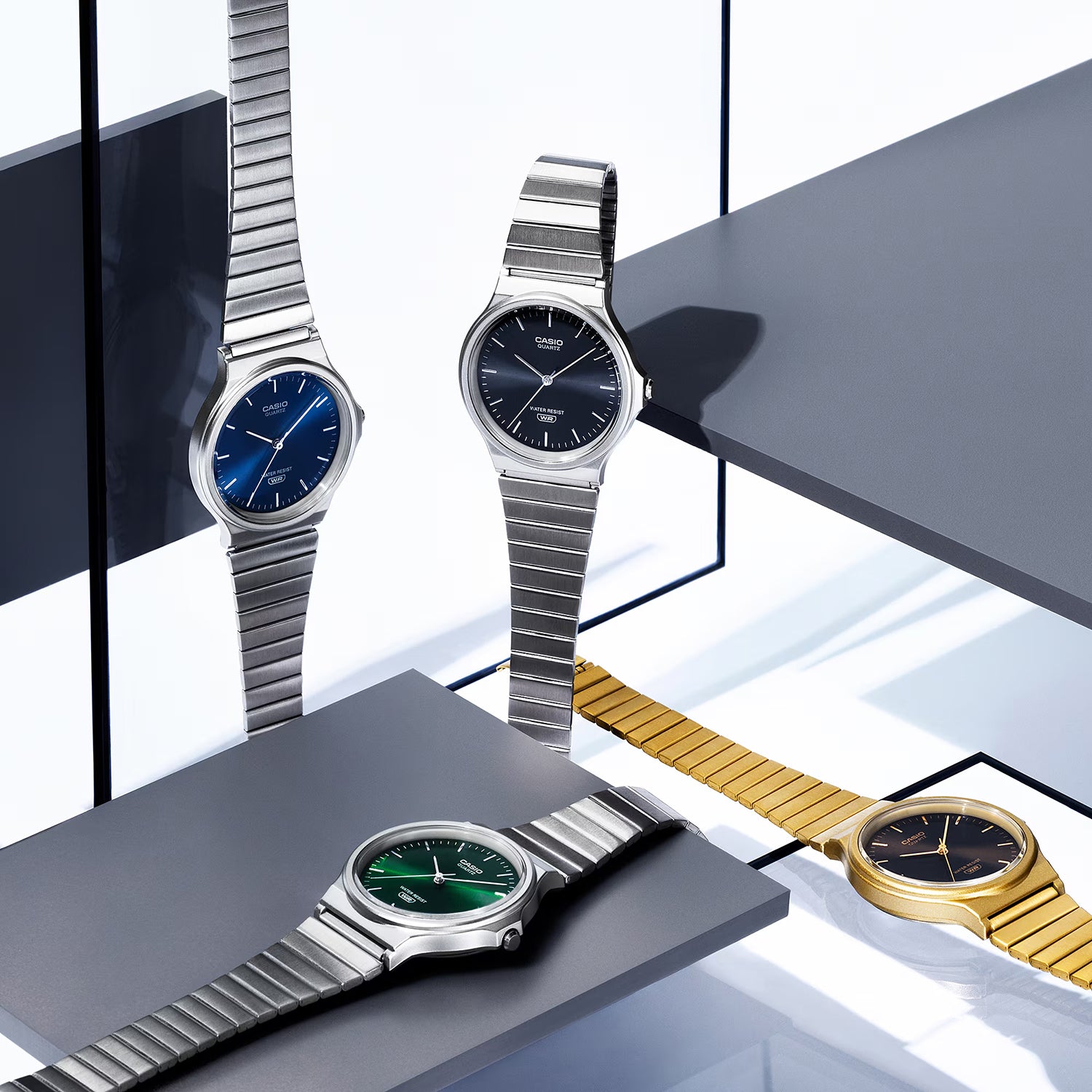Unisex Quartz Blue Dial Analog Stainless Steel Watch A2551