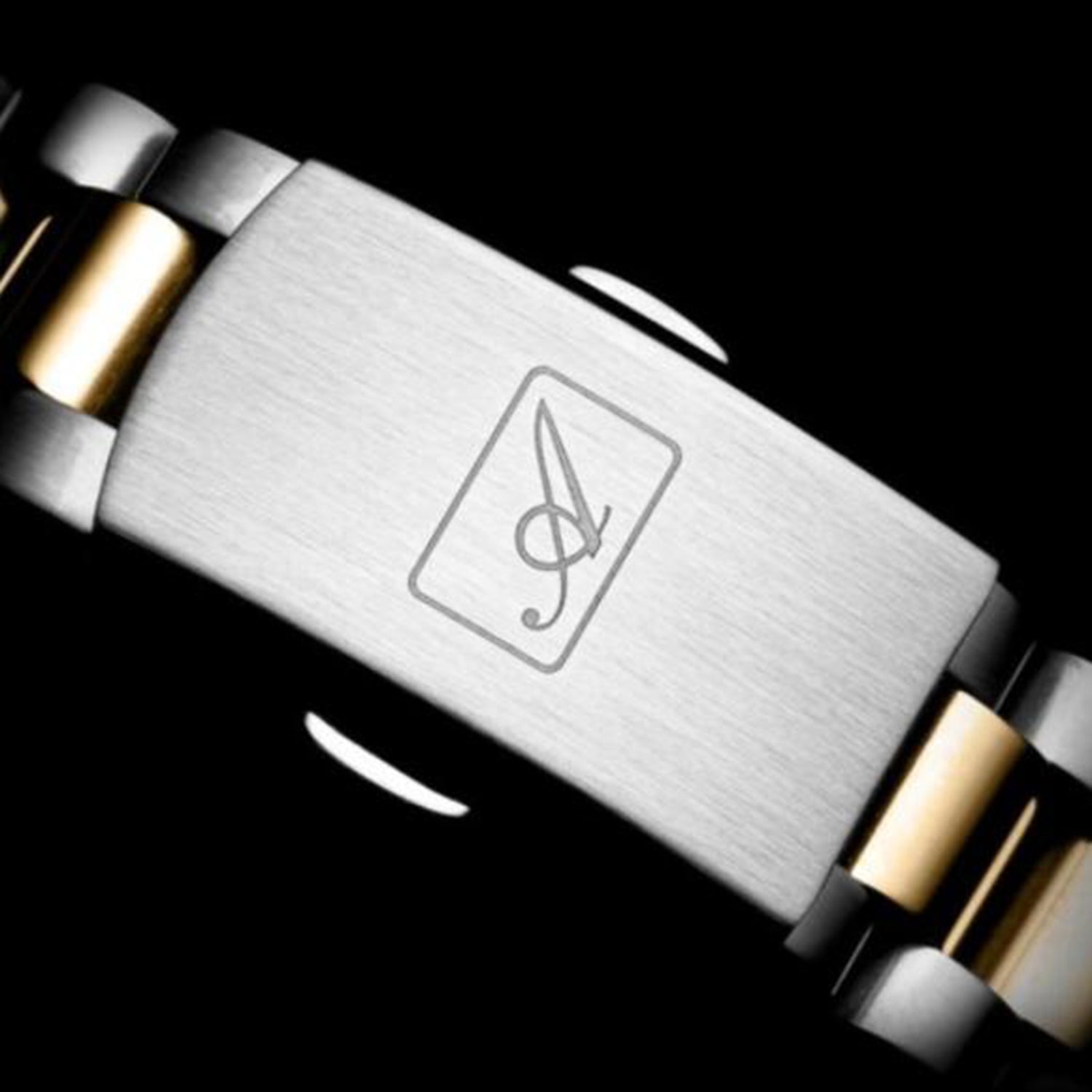 Women Quartz Silver Dial Analog Stainless Steel Watch A3090.2113QXL
