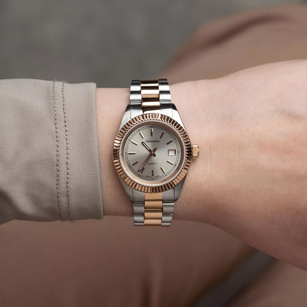 Pairs Women Quartz Grey Dial Analog Stainless Steel Watch A3090.R117Q