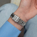Women Quartz Silver Dial Analog Stainless Steel Watch A3090.5113QXL