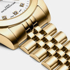 Essence Women Quartz Silver Dial Analog Stainless Steel Watch A3199.1183Q