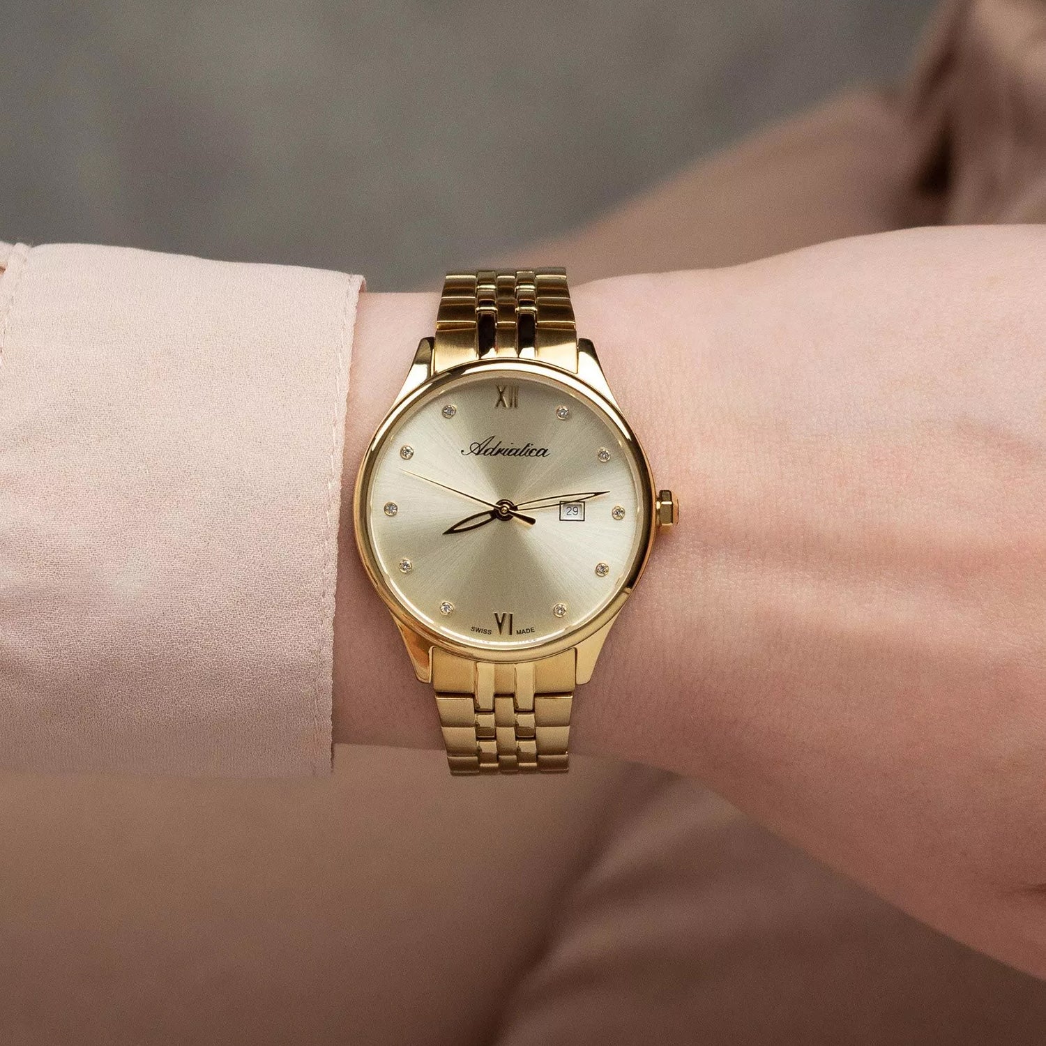 Essence Women Quartz Champagne Dial Analog Stainless Steel Watch A3547.1181Q