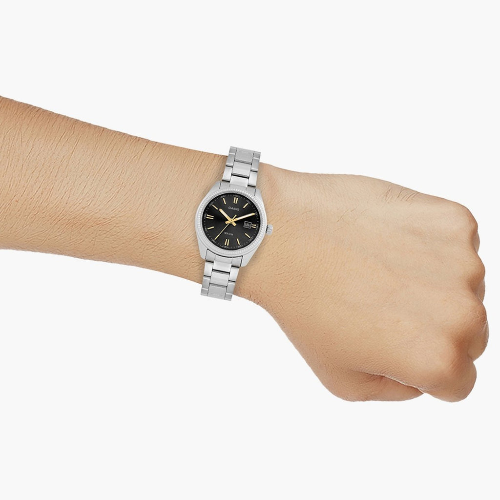 Enticer Women Quartz Black Dial Analog Stainless Steel Watch A474
