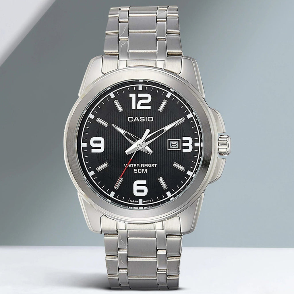 Enticer Men Quartz Black Dial Analog Stainless Steel Watch A550