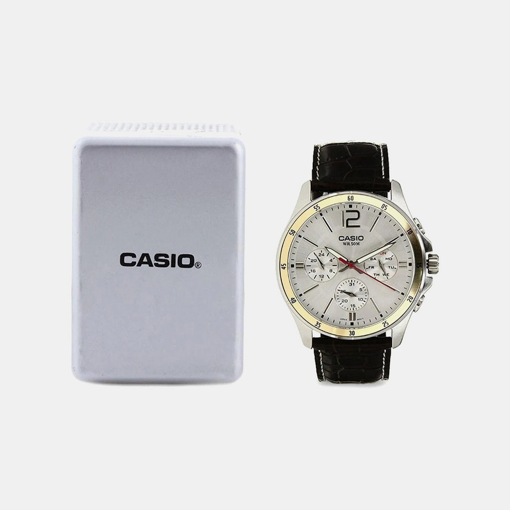 Enticer Men Quartz Silver Dial Chronograph Leather Watch A835