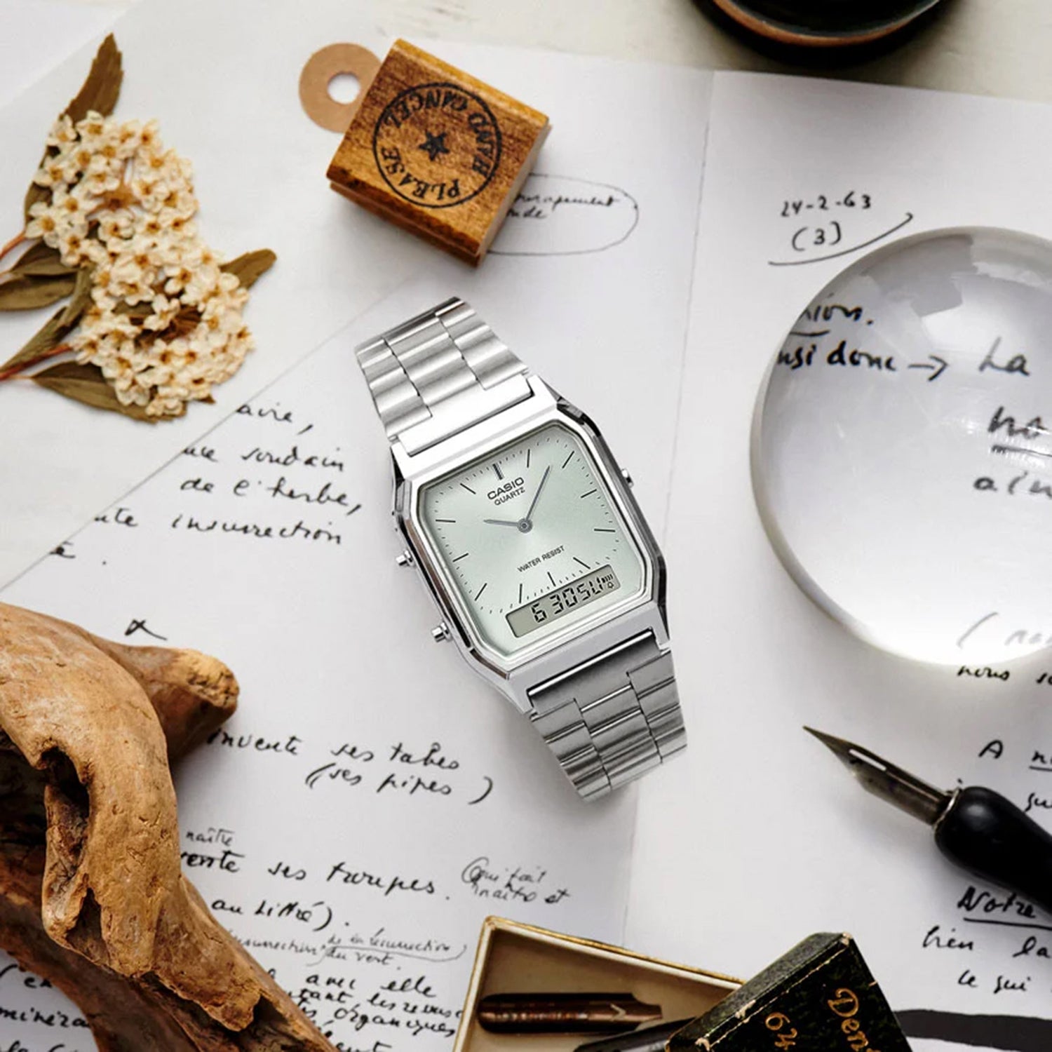 Vintage Unisex Quartz White Dial Analog-Digital Stainless Steel Watch AD290