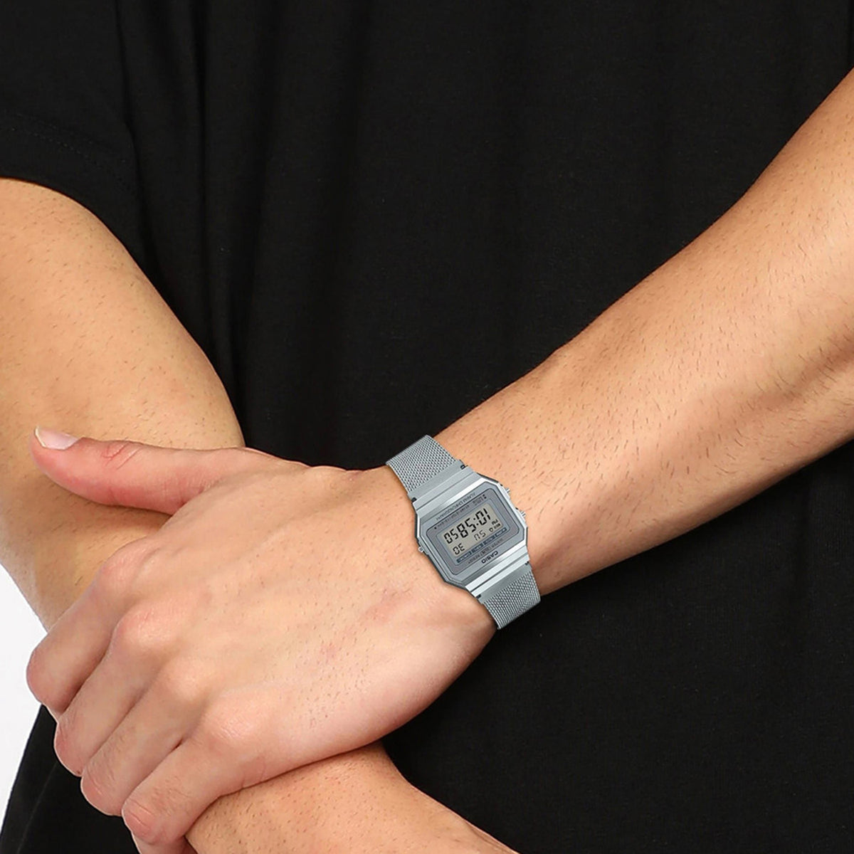 Vintage Unisex Quartz Silver Dial Digital Mesh Watch D170