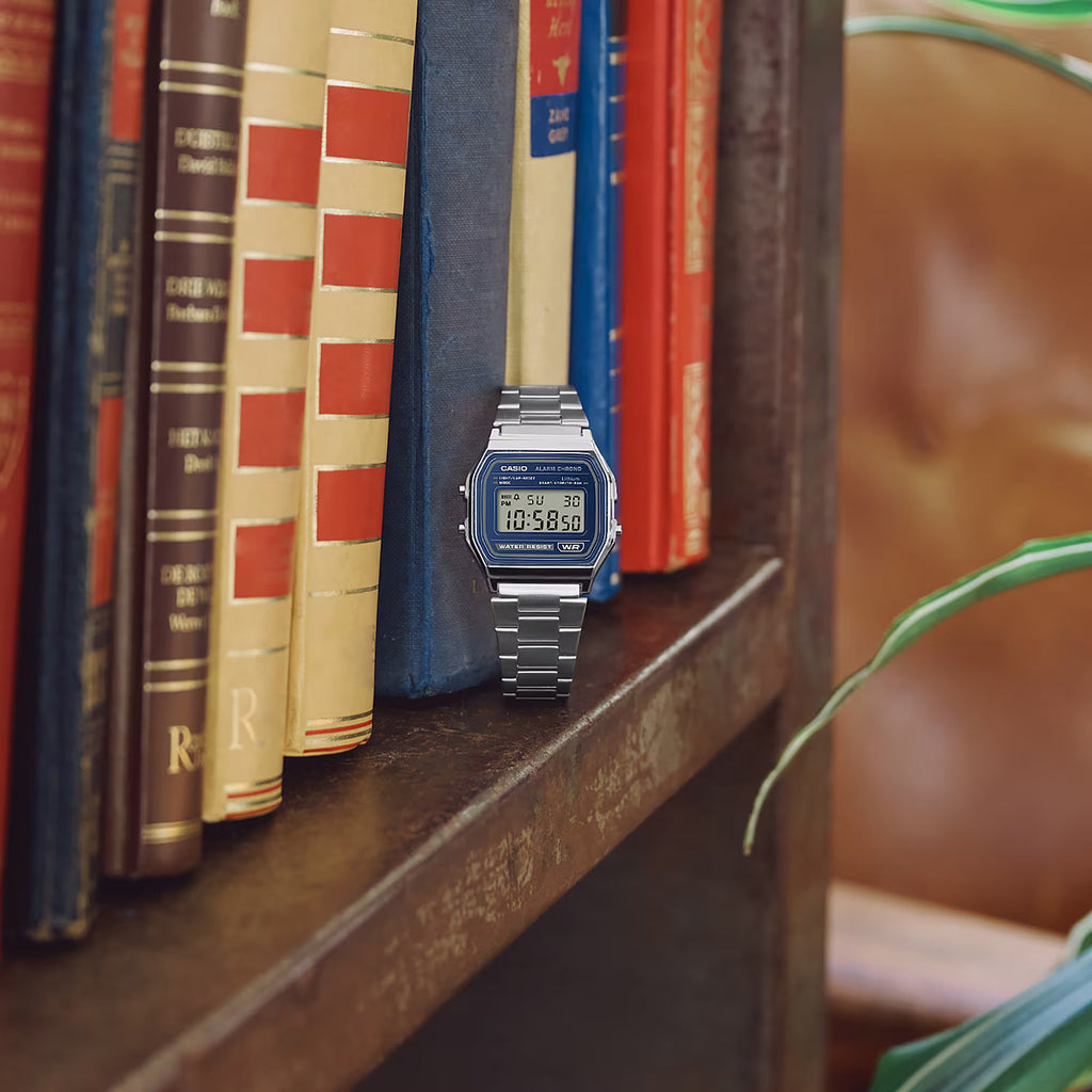 Vintage Unisex Digital Blue Dial Analog Stainless Steel Watch D425
