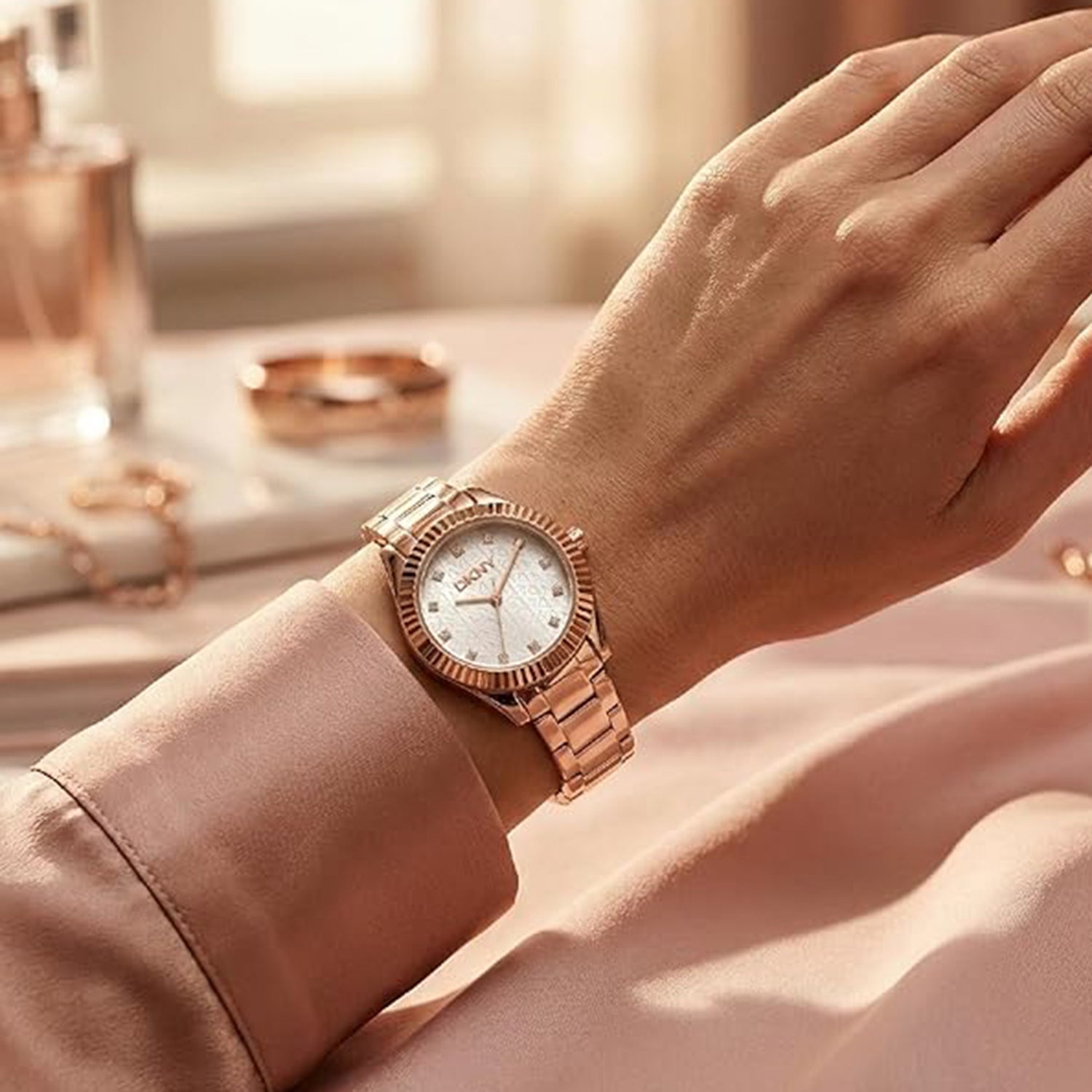 Chambers Glitz Women Quartz Silver Dial Analog Stainless Steel Watch DK1L017M0065