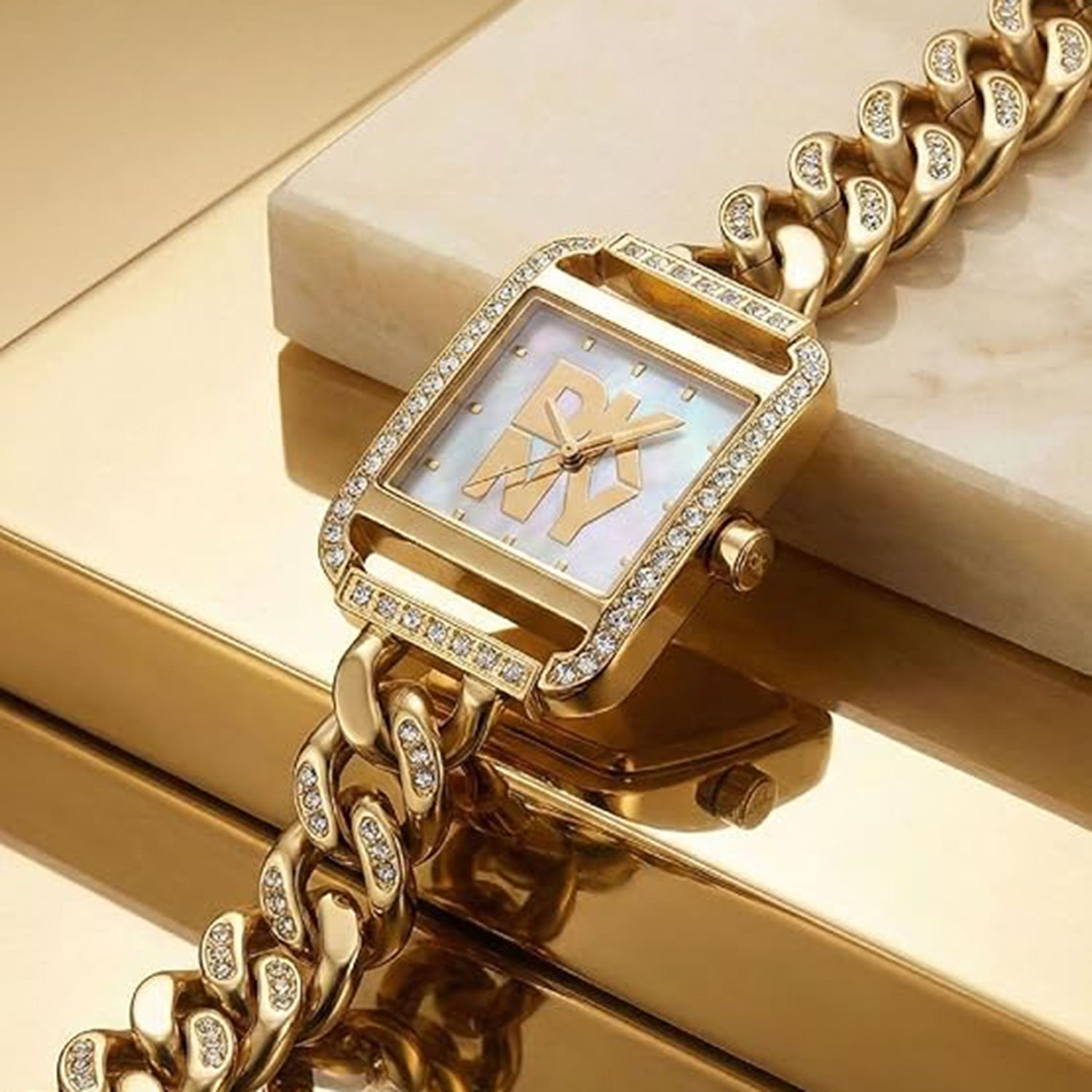 City Glitz Women Quartz Mother Of Pearl Dial Analog Stainless Steel Watch DK1L080M0025