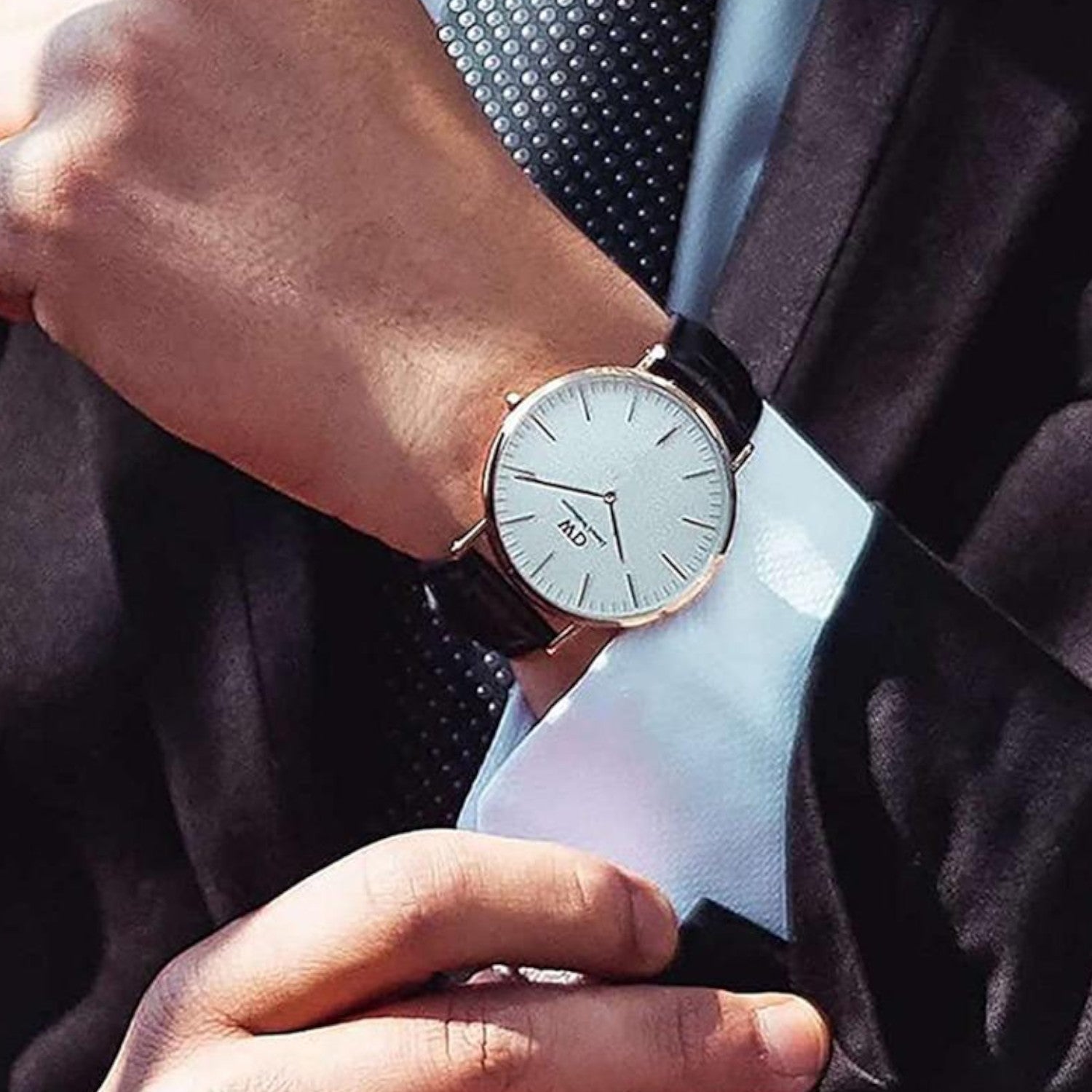 Classic Men Quartz White Dial Analog Leather Watch DW00100007K