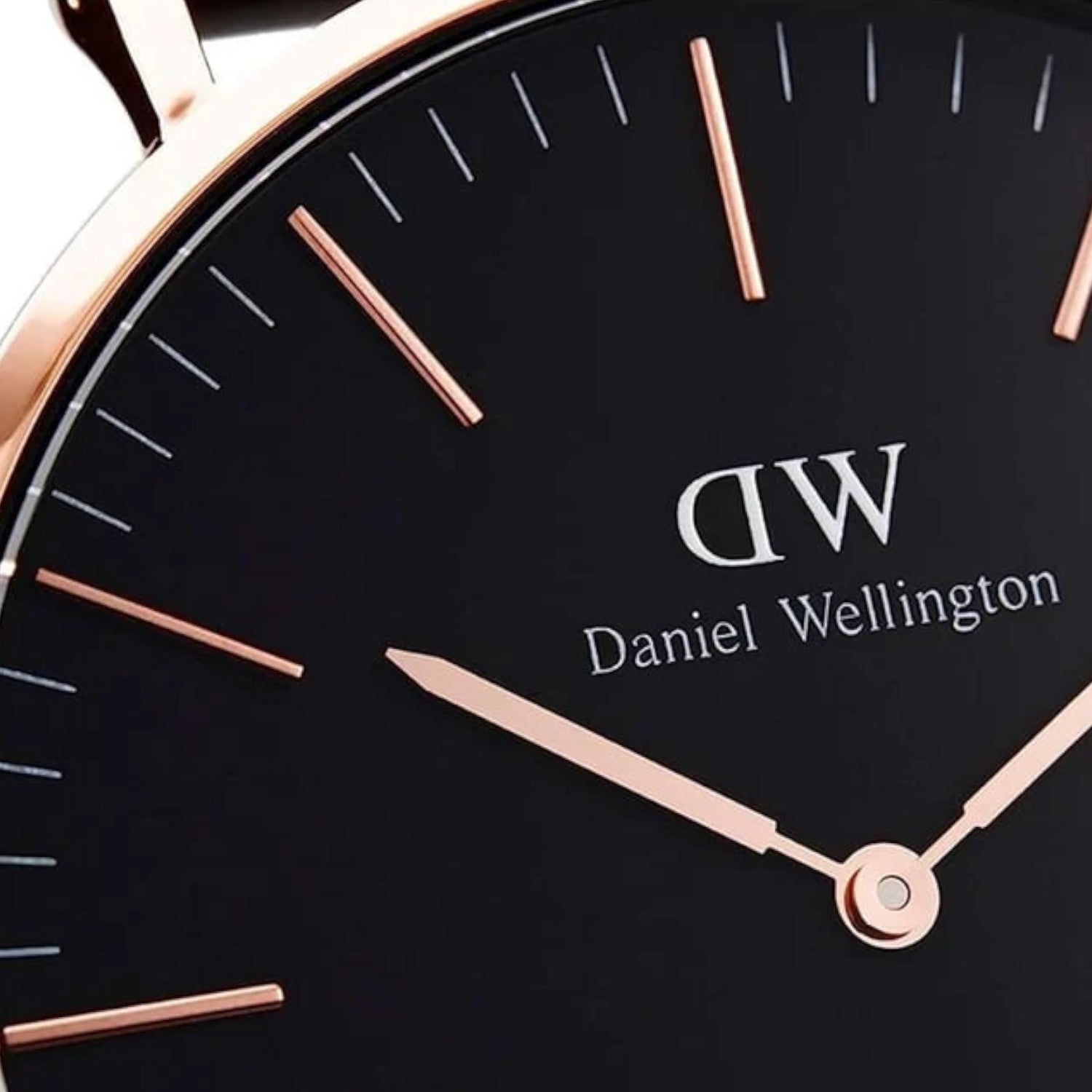 Classic Men Quartz Rose Gold Dial Analog Leather Watch DW00100127K