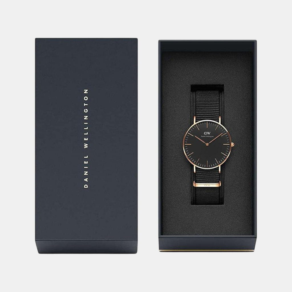 Classic Men Quartz Black Dial Analog Polyester Watch DW00100148